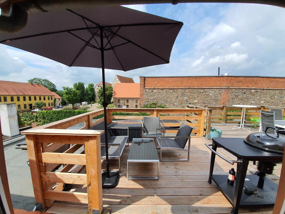 Wolmirstedt Gemuetliche Dachwohnung Mit Kleiner Oder Grosser Dachterrasse Nebeneinander מראה חיצוני תמונה