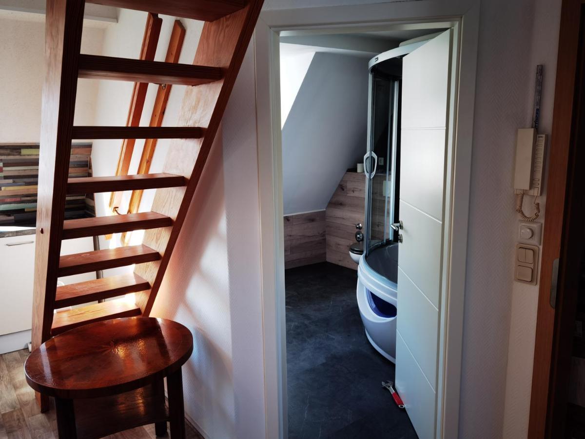 Wolmirstedt Gemuetliche Dachwohnung Mit Kleiner Oder Grosser Dachterrasse Nebeneinander מראה חיצוני תמונה
