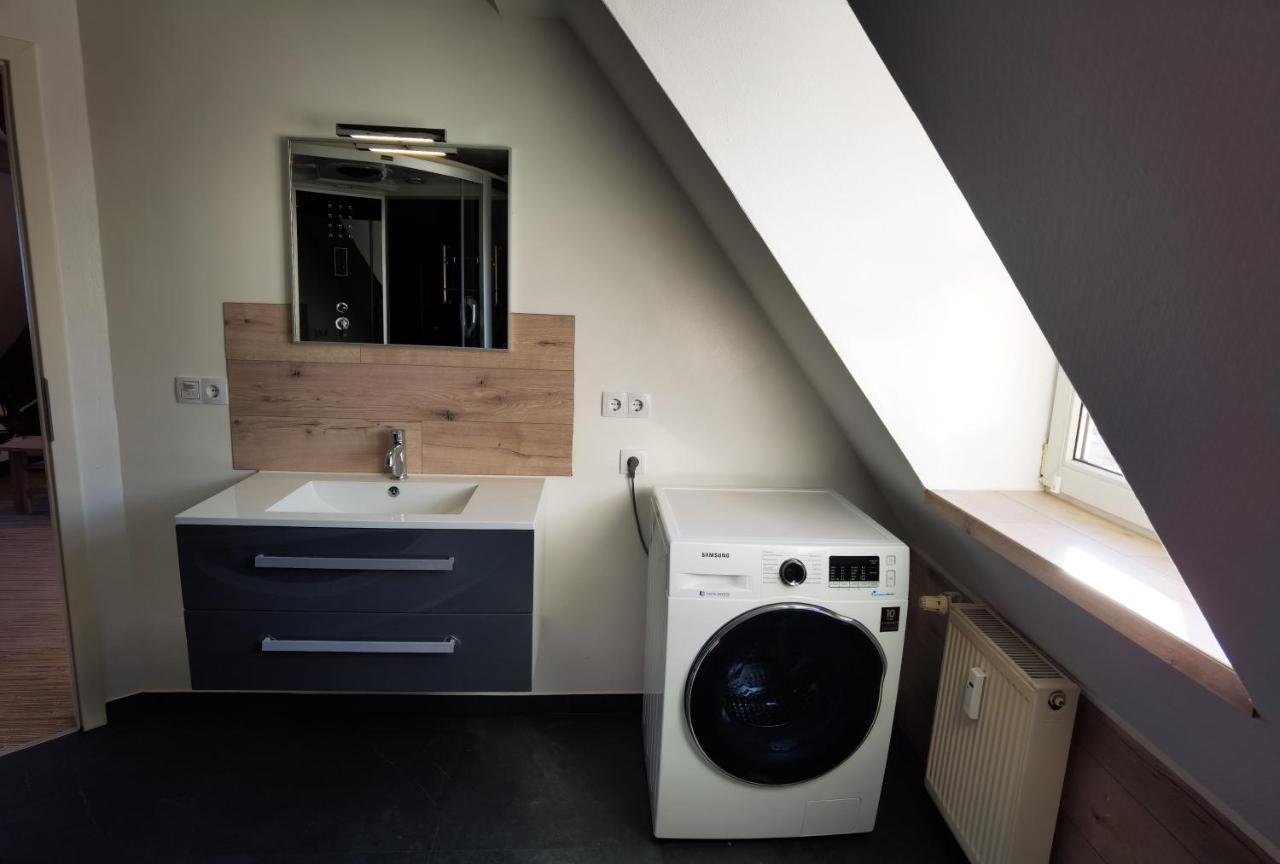Wolmirstedt Gemuetliche Dachwohnung Mit Kleiner Oder Grosser Dachterrasse Nebeneinander מראה חיצוני תמונה