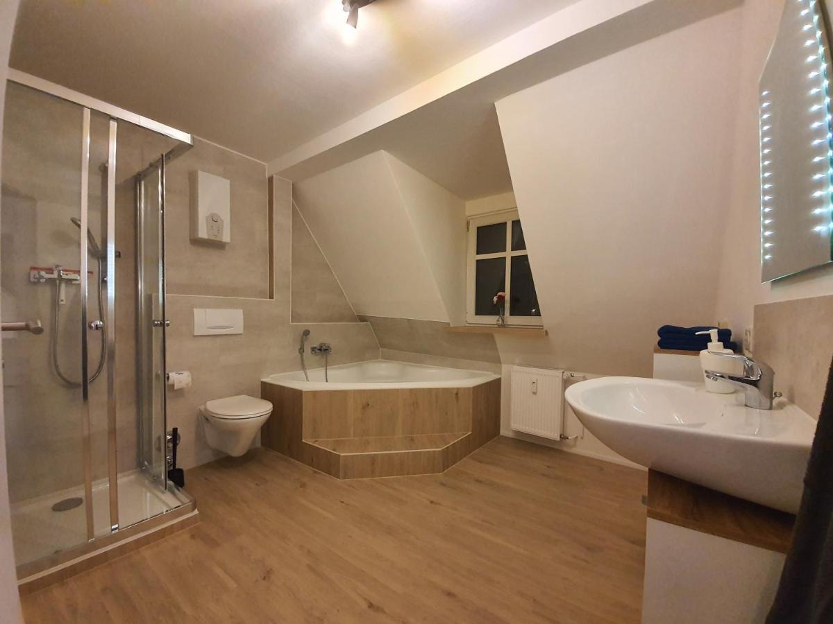 Wolmirstedt Gemuetliche Dachwohnung Mit Kleiner Oder Grosser Dachterrasse Nebeneinander מראה חיצוני תמונה