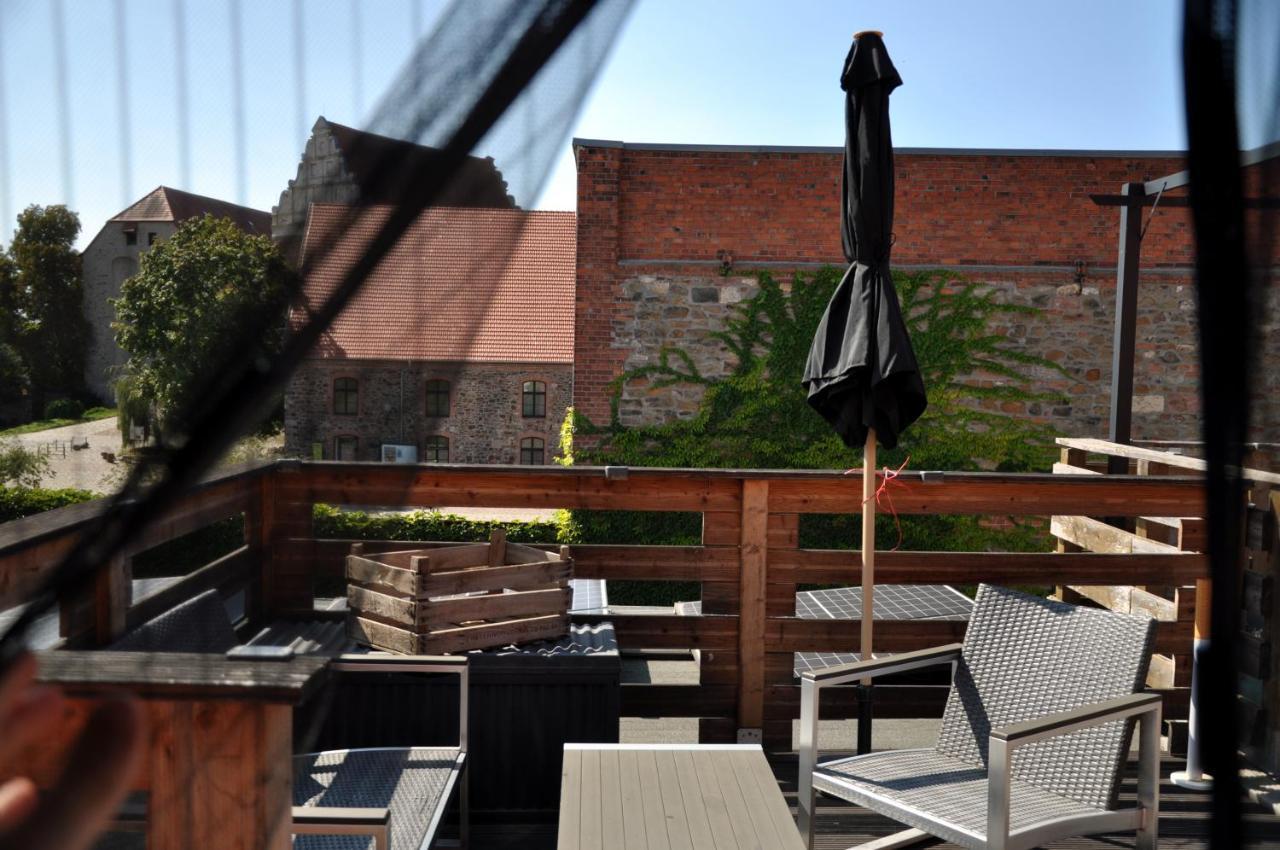 Wolmirstedt Gemuetliche Dachwohnung Mit Kleiner Oder Grosser Dachterrasse Nebeneinander מראה חיצוני תמונה